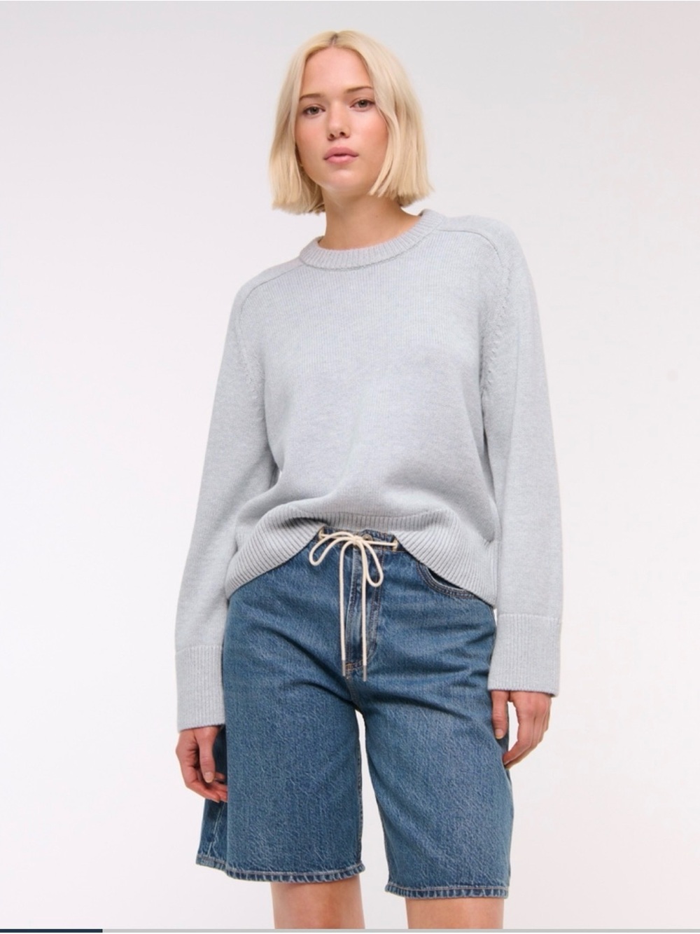 Abercrombie & Fitch Light Gray Crewneck Sweater